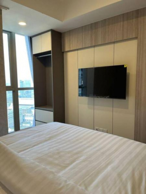 shanghai tower studio netflix sofabed
